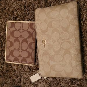 Coach wristlet and wallet